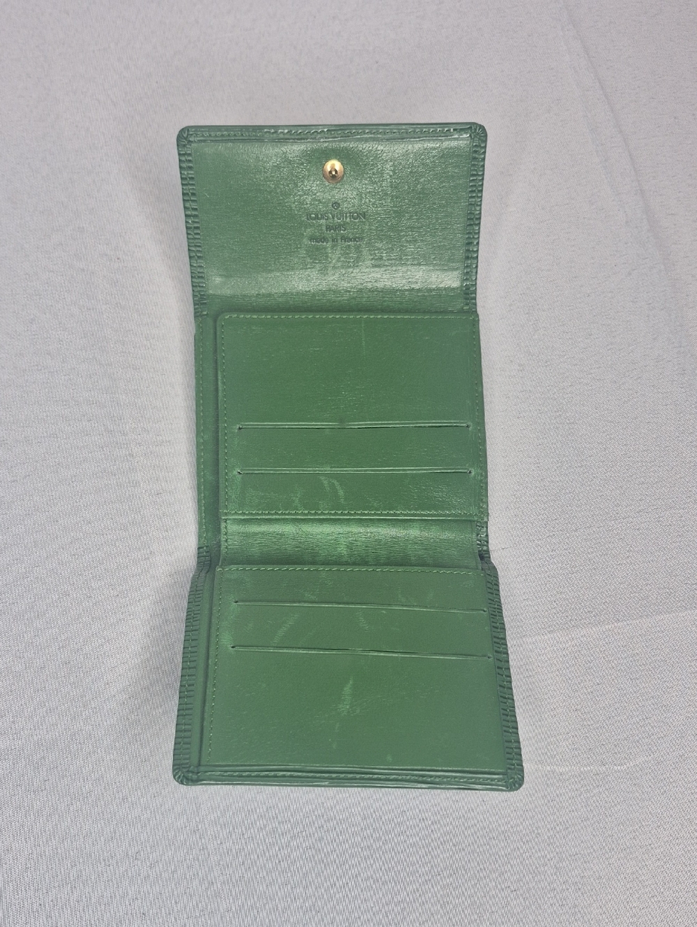 Louis Vuitton EPI Green Trifold Wallet - Picture 4 of 17